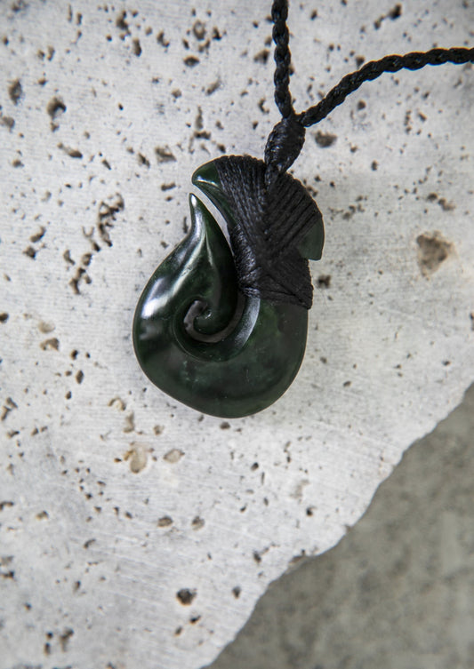 Hei Matau Pounamu Ngāi Tahu Poutini Certified Greenstone