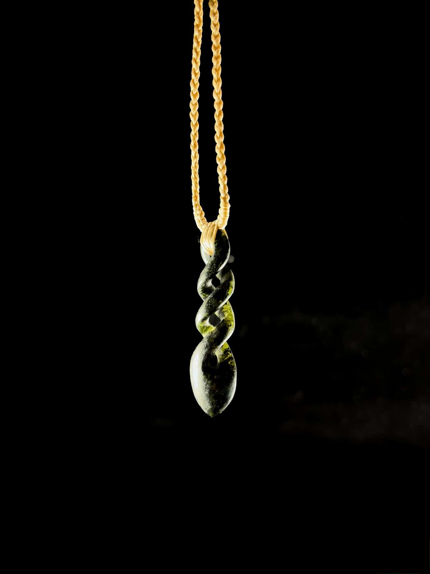 Triple twist Pikorua New Zealand Pounamu Pendant