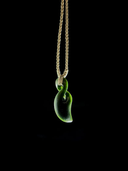 Kahurangi Pikorua Pounamu Pendant (Medium)