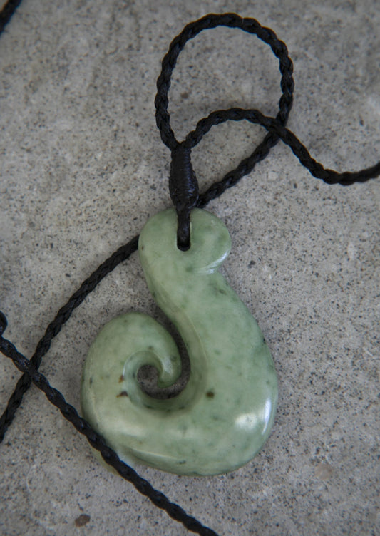 Hei Matau Pounamu Aotearoa Greenstone