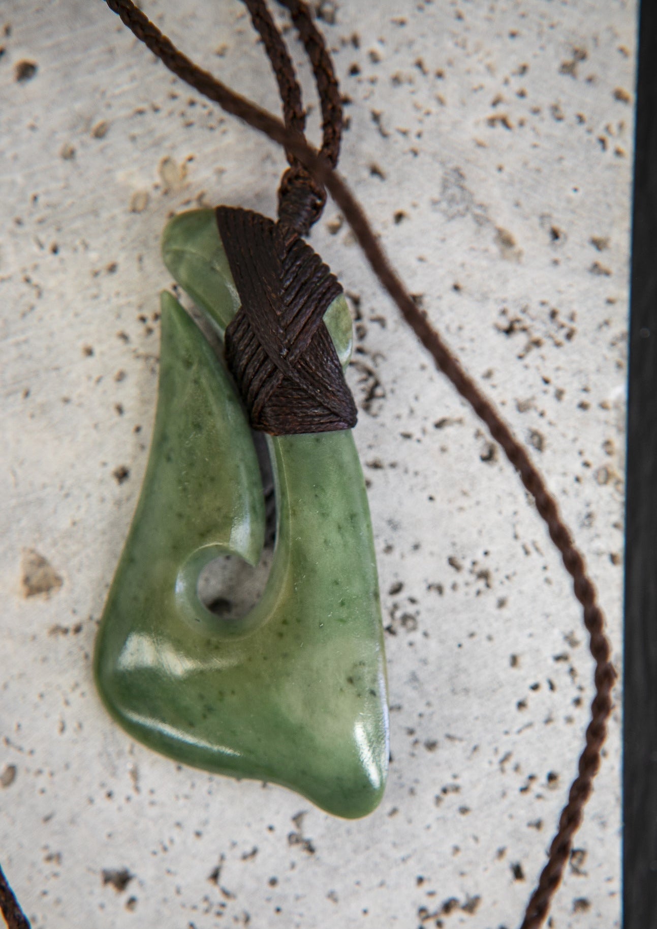 Hei Matau Pounamu New Zealand Greenstone (Medium)