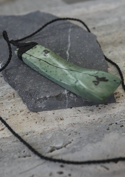 Hei Toki  Pounamu Aotearoa New Zealnd Greenstone PAIR (1 of 2)