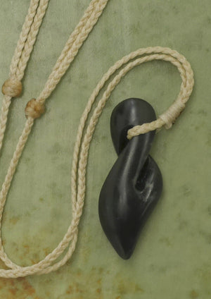 Pikorua / Twist, Pounamu New Zealand Greenstone