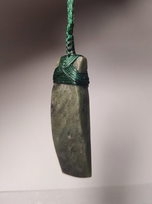 Hei Toki Kawakawa Pounamu Pendant (Small)