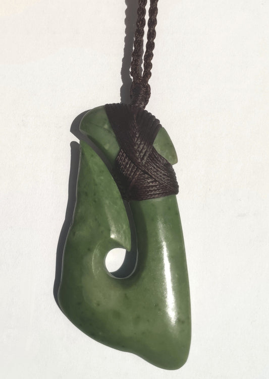 Hei Matau Pounamu New Zealand Greenstone (Med)